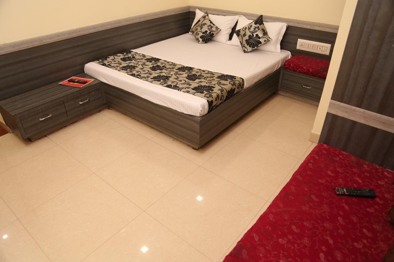Hotel Heena Plaza Ābu Road Kültér fotó