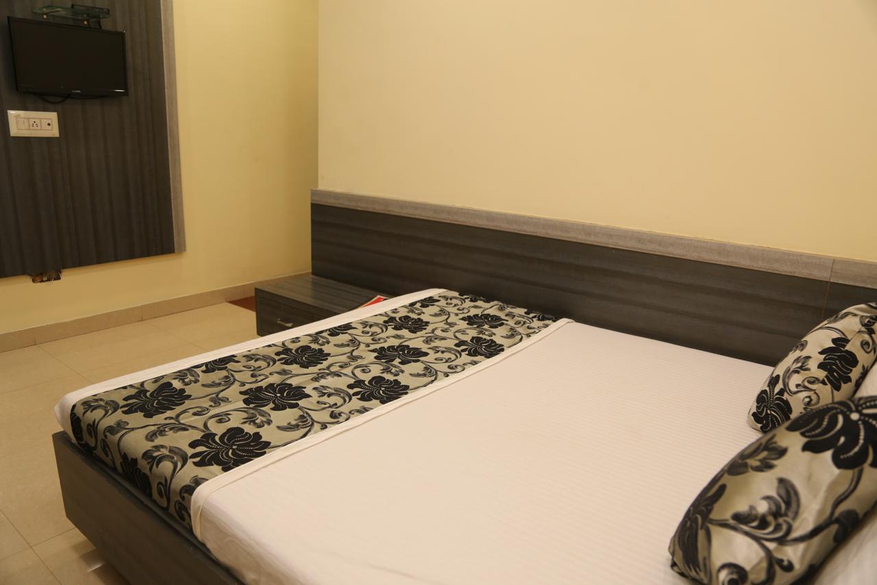 Hotel Heena Plaza Ābu Road Kültér fotó