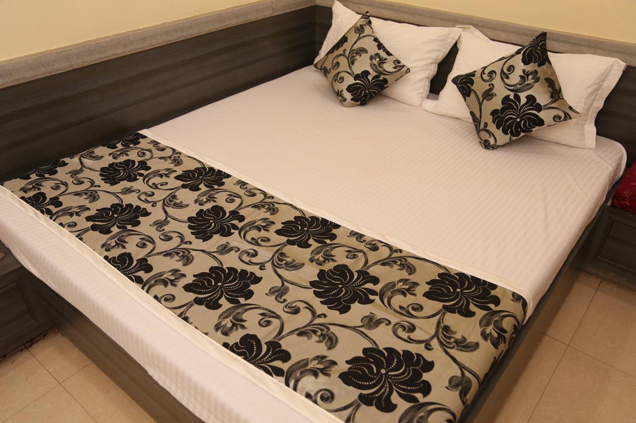 Hotel Heena Plaza Ābu Road Kültér fotó